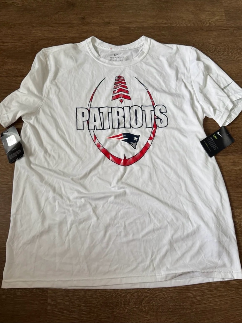 Nike New England Patriots NFL Men’s XL Shirt White Red Blue